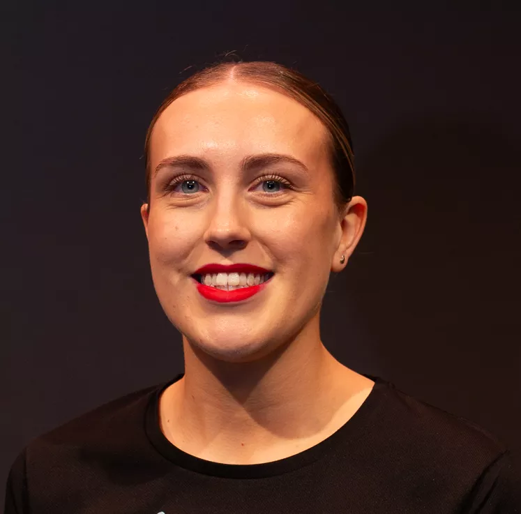 Roxanne headshot profile